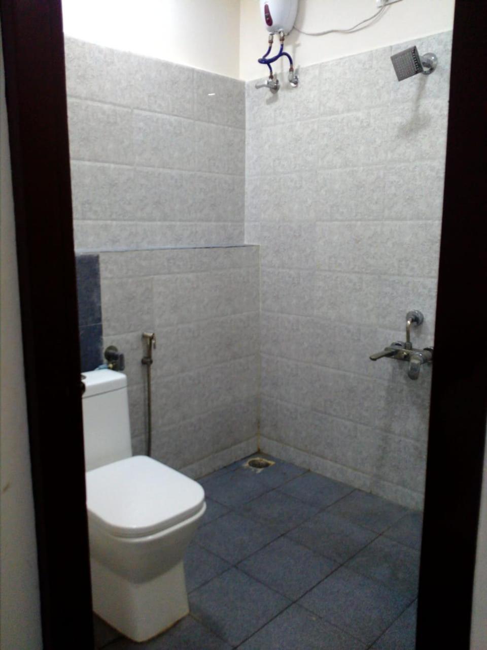 ホテル Indra Regency Tiruttani エクステリア 写真